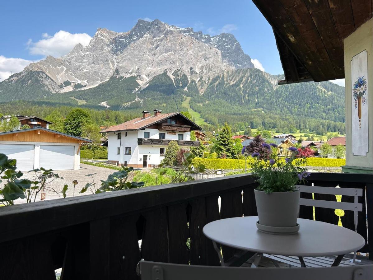 Haus Blaesi Apartamento Ehrwald Exterior foto